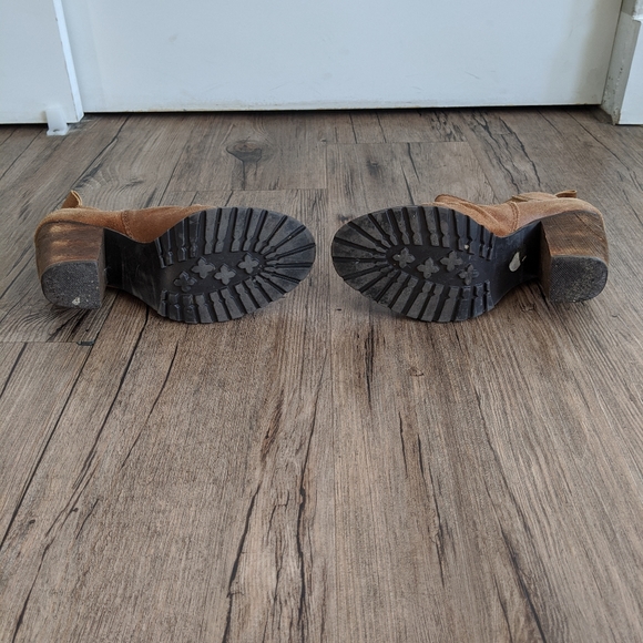 Steve Madden Brown Booties - Picture 2 of 4